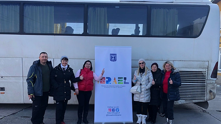 ישראלים עוזבים את אוקראינה באוטובוסים