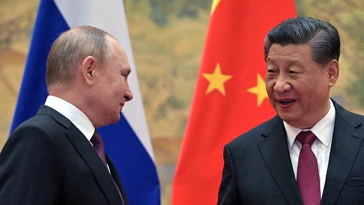 נשיא רוסיה ולדימיר פוטין ונשיא סין שי ג'ינפינג לפני טקס פתיחת אולימפיאדת החורף בבייג'ינג