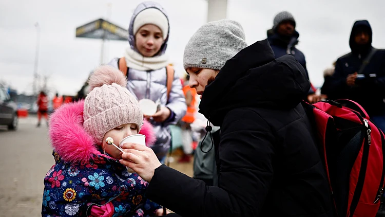 היום ה-13 לפלישה: יותר מ-2 מיליון פליטים, ביידן החמיר את הסנקציות