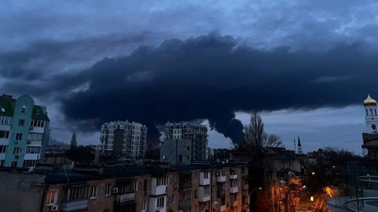 עשן מיתמר מעל אודסה הבוקר, אוקראינה, הפגזות