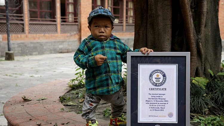 דור בהדור חפנגי בטקס הענקת המסמך הרשמי של גינס בקטמנדו, נפאל