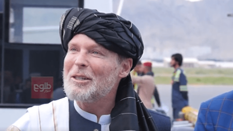 נחטף ע"י טליבאן, שוחרר בעסקת שבויים – וחזר לאפגניסטן