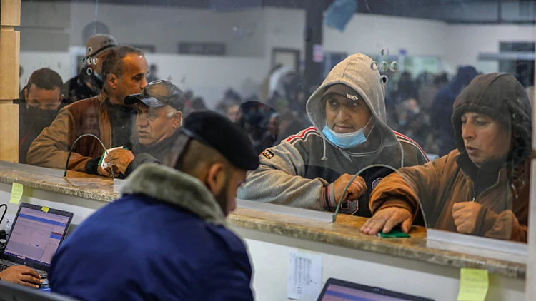 עובדים פלסטינים במעבר ארז, מרץ 2022