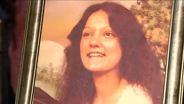 אנה קיין, פוענח רצח בן 34 שנה