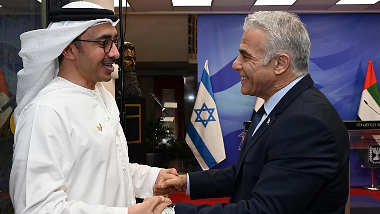 ראש הממשלה לפיד יחד עם שר החוץ האמירותי עבדאללה בן זאיד