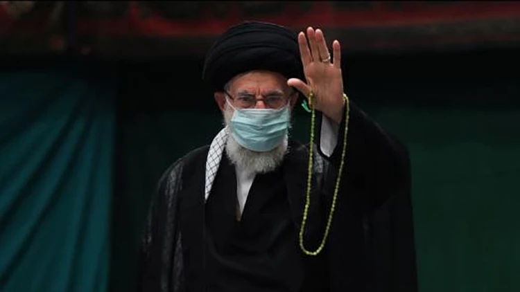 המנהיג העליון של איראן, אייתוללה עלי חמינאי - הבוקר