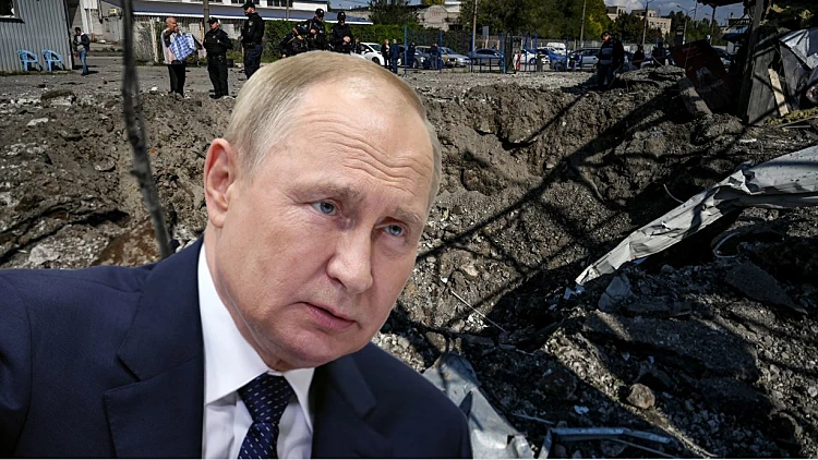 הנשיא פוטין על רקע ההריסות בזפוריז'יה