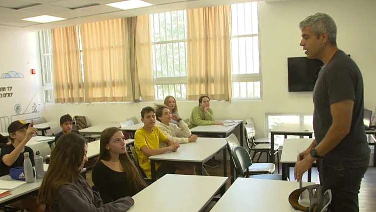 מבחן הצפיפות: כך משפיעה כמות התלמידים בכיתה על ההישגים