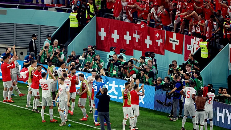 תם שלב הבתים: שווייץ ניצחה 2:3 את סרביה ועלתה לשמינית הגמר