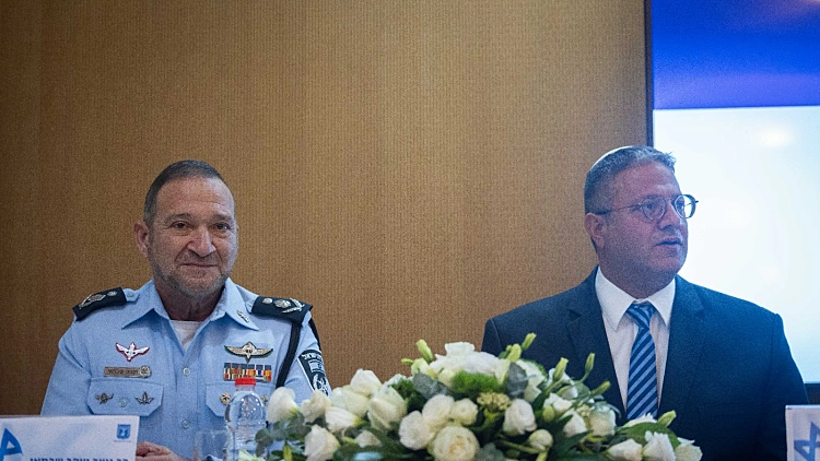 השר איתמר בן גביר והמפכ"ל קובי שבתאי במסיבת העיתונאים במשרד לביטחון לאומי