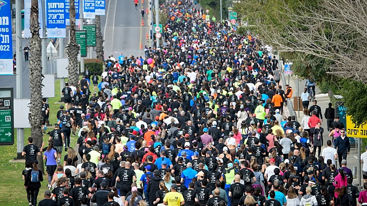 מרתון תל אביב יצא לדרך: 40 אלף רצים במקצים השונים
