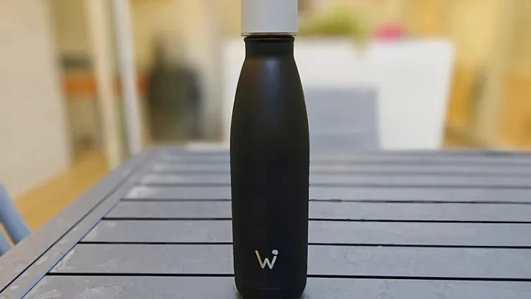 Water.io – בקבוק מים שעוזר לשתות יותר