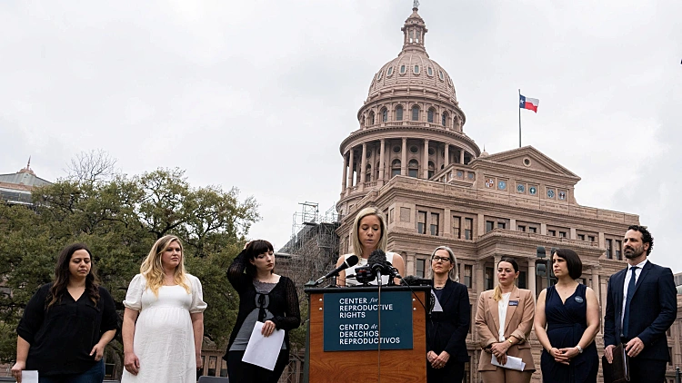 חמש נשים תובעות את מדינת טקסס בגלל סיבוכים שנגרמו בשל פסיקת רו