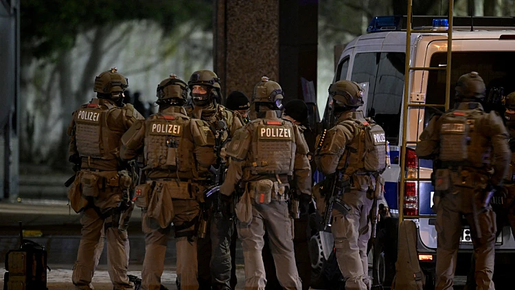 כוחות משטרה בזירת הירי בהמבורג