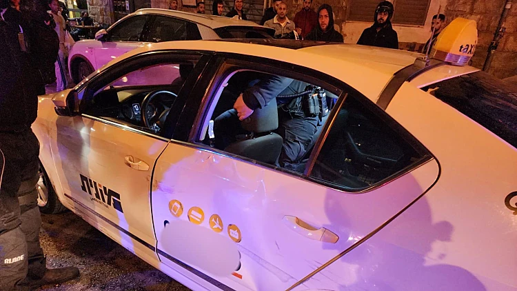 המונית של הנהג הערבי שהותקף ע"י חברי לה פמיליה