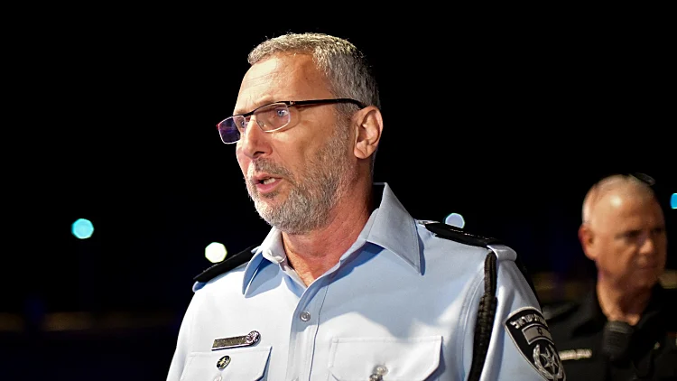 מפקד מחוז ת"א עמי אשד בזירת הפיגוע בטיילת תל אביב, קויפמן