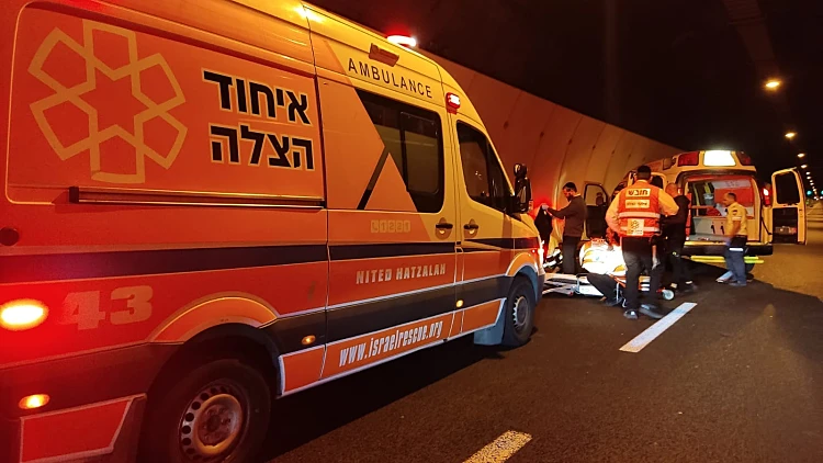 זירת התאונה במנהרות הכרמל בחיפה