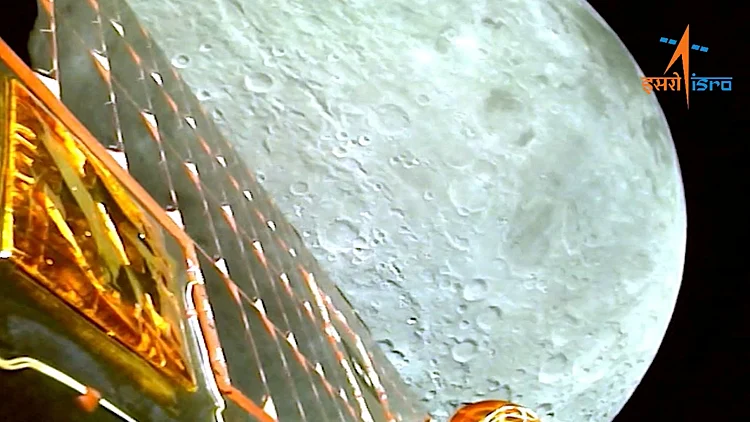 היסטוריה בחלל: גשושית הודית נחתה לראשונה על הירח