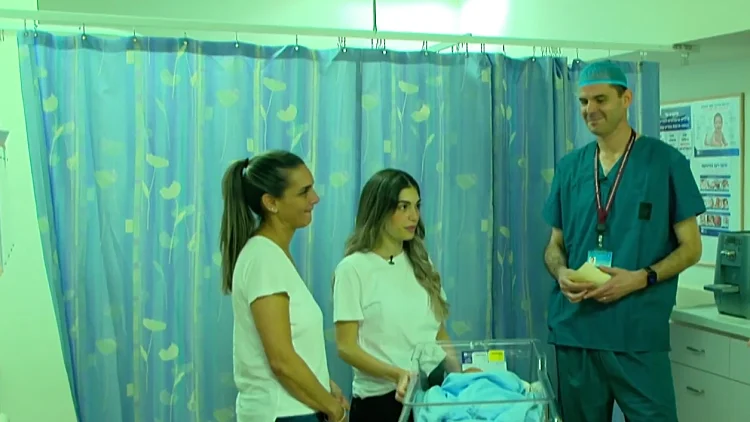 "מרגש מאוד": האיחוד של היולדת עם הרופא שטיפל בה כילדה