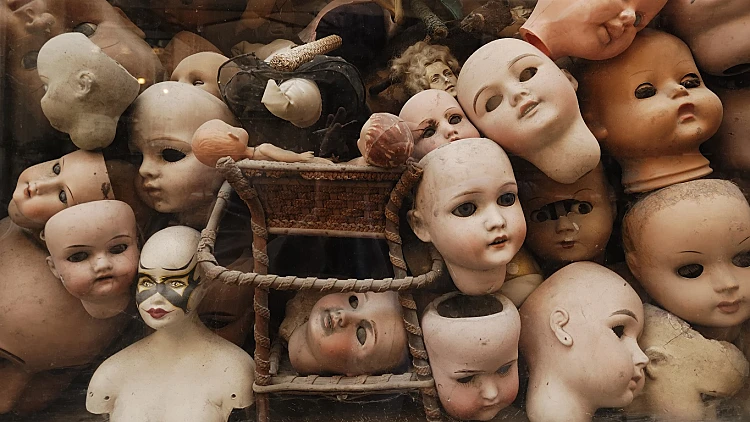 Vintage,dolls,heads.,horror,,creepy,,macabre,dolls,and,dolls,heads