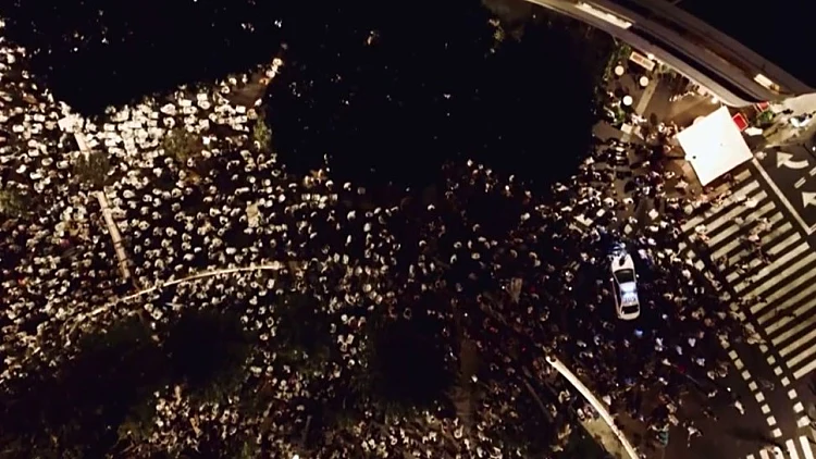 בלי הפרדה מגדרית, בכיכר דיזנגוף: הקרב על התפילה בת"א