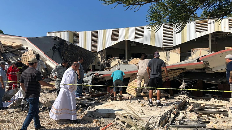 אסון במקסיקו: הרוגים, פצועים ונעדרים בקריסת גג כנסייה