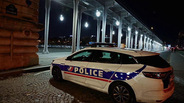 ניידת משטרה בפריז