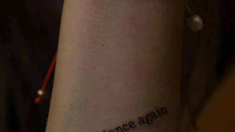 "We will dance again": הקעקוע החדש של מיה שם