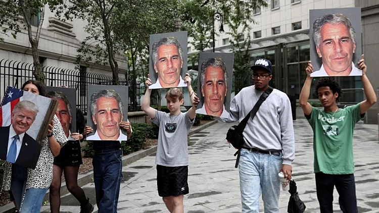 מפגינים נגד אפשטיין בניו יורק, 2019
