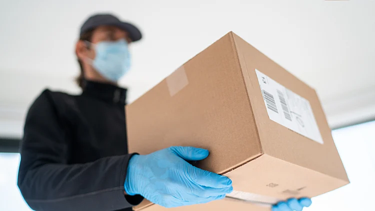 Home,delivery,shopping,box,man,wearing,gloves,and,protective,mask