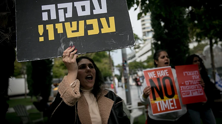 התקדמות בדרך לעסקה: בישראל ממתינים לתשובת חמאס