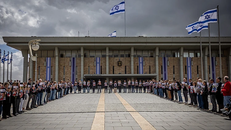 שפל באמון בממשלה ובמשטרה; רוב הציבור סבור: "הדמוקרטיה בסכנה"