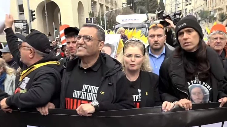 עדלאידע בצל המחלוקת: החגיגה והמחאה ברחובות ירושלים