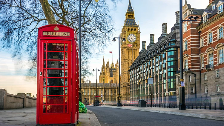 London,,england, ,the,iconic,british,old,red,telephone,box