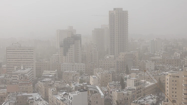 משרד הבריאות: זיהום אוויר גבוה בכל הארץ; מתי יישבר השרב?