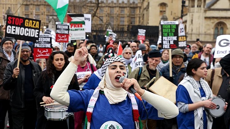 "מדינת טרור": תיעוד מיוחד מלב ההפגנות נגד ישראל בלונדון