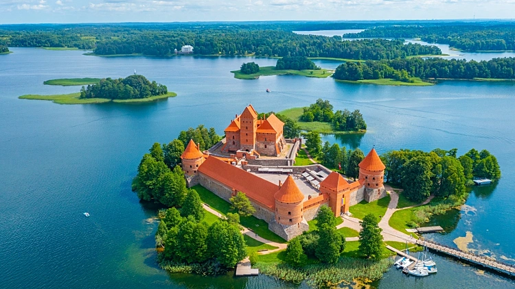 אגם טרקאי ליטא - חופשת קיץ