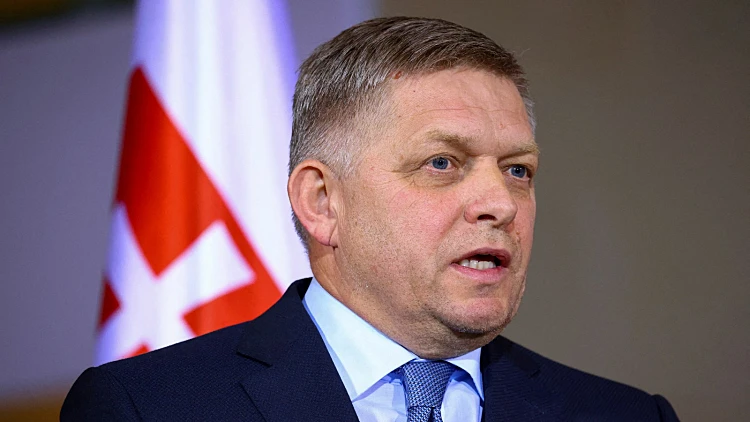ניסיון התנקשות בסלובקיה: ראש הממשלה נורה ופונה במצב קשה