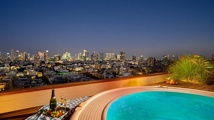 הנוף המהמם מהגג של קרלטון תל אביב