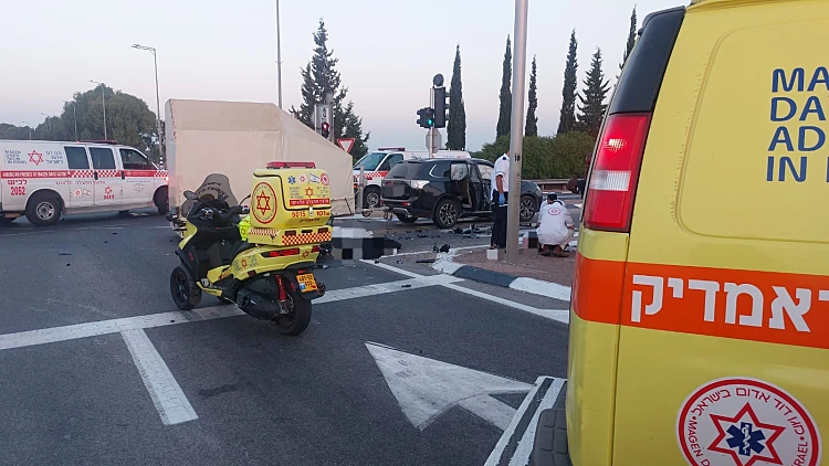 רוכב אופנוע דרום התאונה בכביש 3 רכב תאונות דרכים אמבולנס