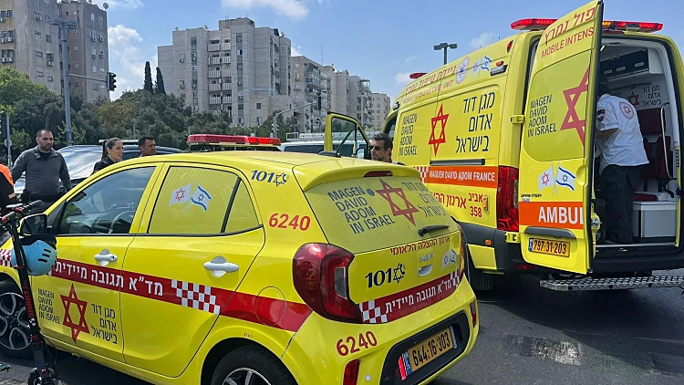 תאונה קטלנית בת"א: הולכת רגל כבת 60 נהרגה מפגיעת רכב