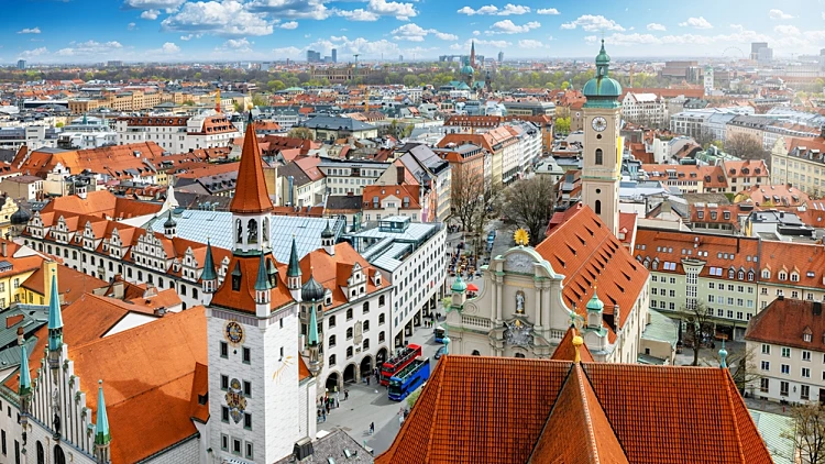 Elevated,view,of,the,skyline,of,munich,,germany,,with,the