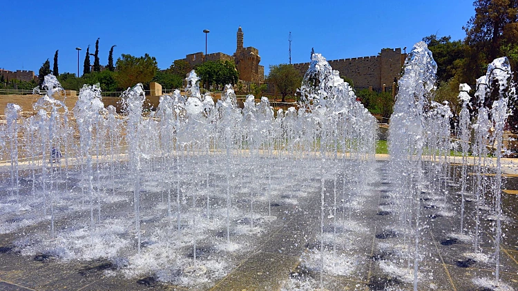 מזרקת המים בפארק טדי בירושלים 