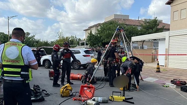 פועל נפל לבור ביוב במזכרת בתיה ונהרג