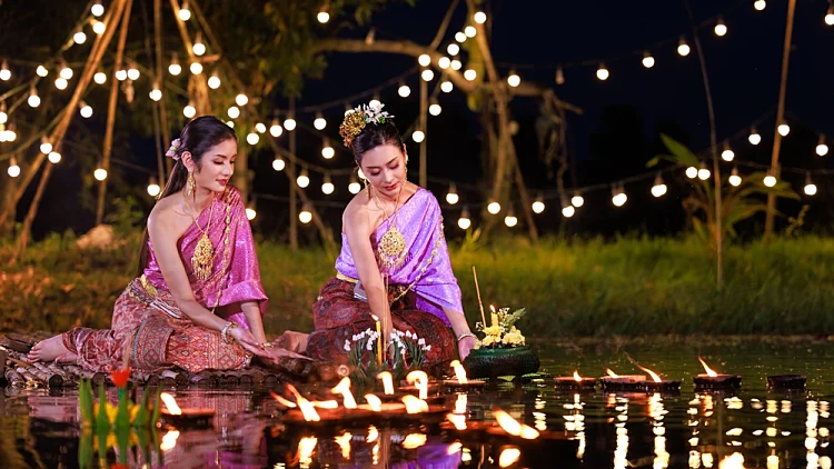 פסטיבל לוי קרטונג (Loy Krathong בתאילנד