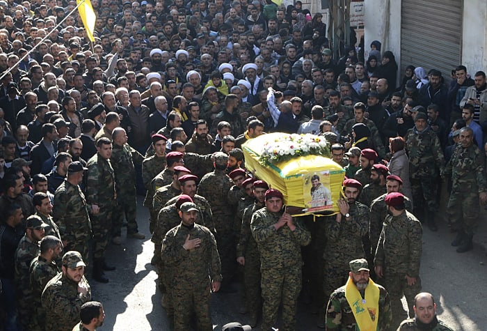 הלווית אחד ההרוגים בתקיפה של שיירת חיזבאללה בסוריה