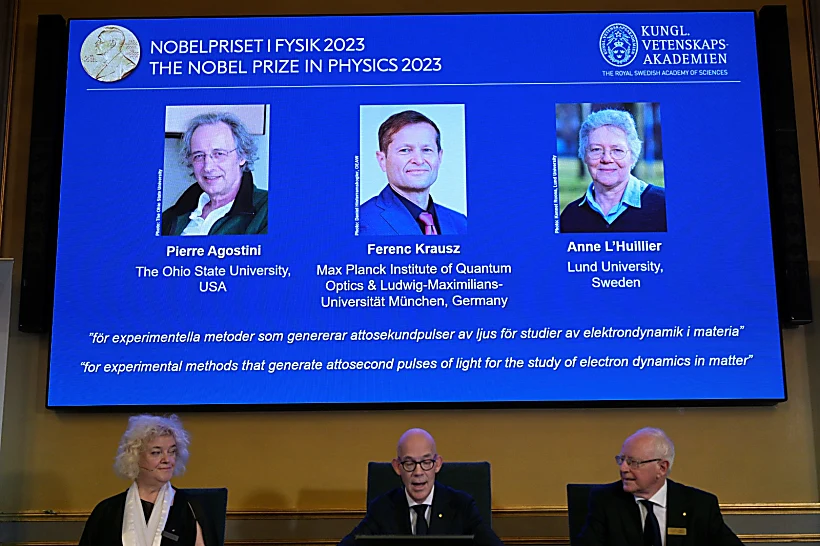 רגע ההכרזה על זוכי פרס נובל השנה לפיזיקה, באקדמיה המלכותית למדעים בשטוקהולם, שוודיה 2023