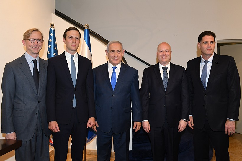 ראש הממשלה בנימין נתניהו וג'ארד קושנר, יועצו של נשיא ארהב דונלד טראמפ בפגישה בישראל