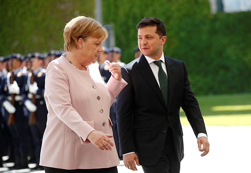 אנגלה מרקל עם נשיא אוקראינה הנכנס