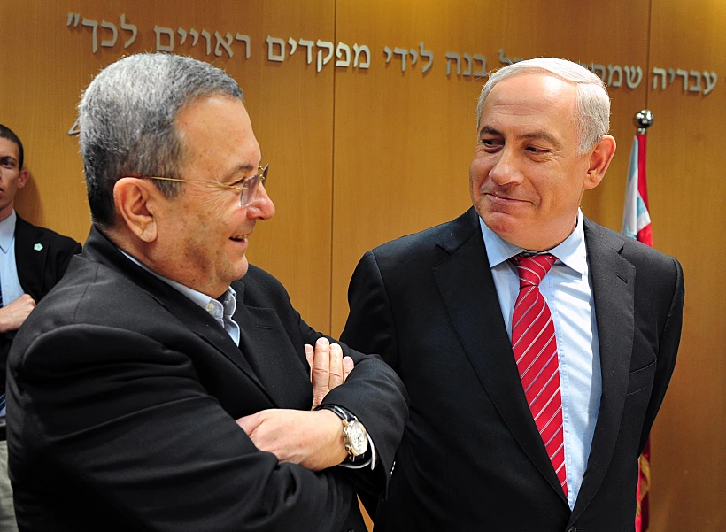 שר הביטחון, אהוד ברק, יחד עם ראש הממשלה, בנימין נתניהו